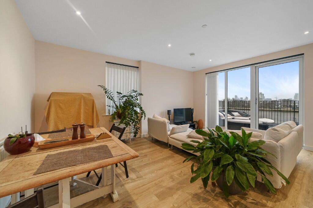 Open Plan Living/Kit