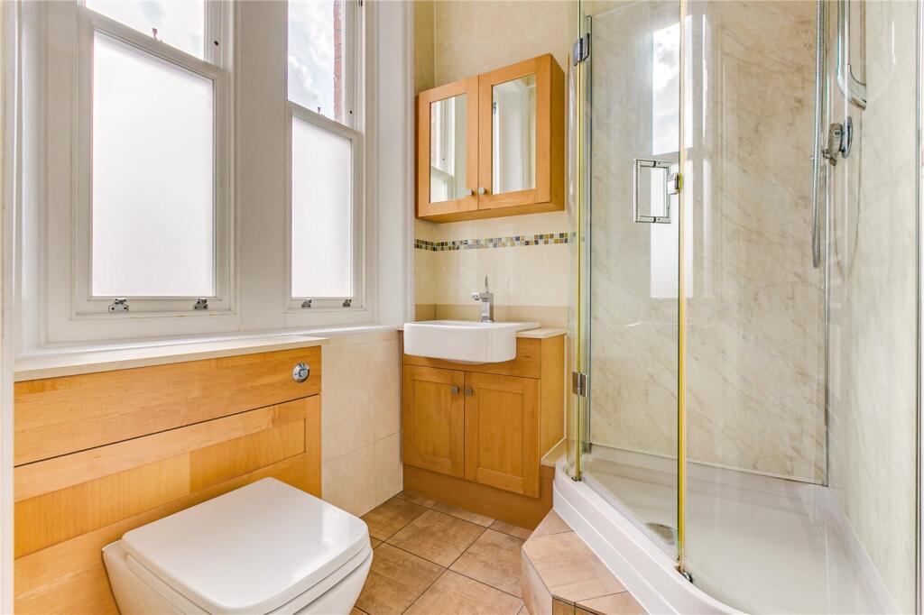 En-Suite Bathroom