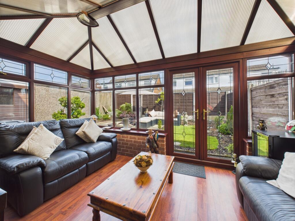 CAM03729G0-PR0073-STILL018