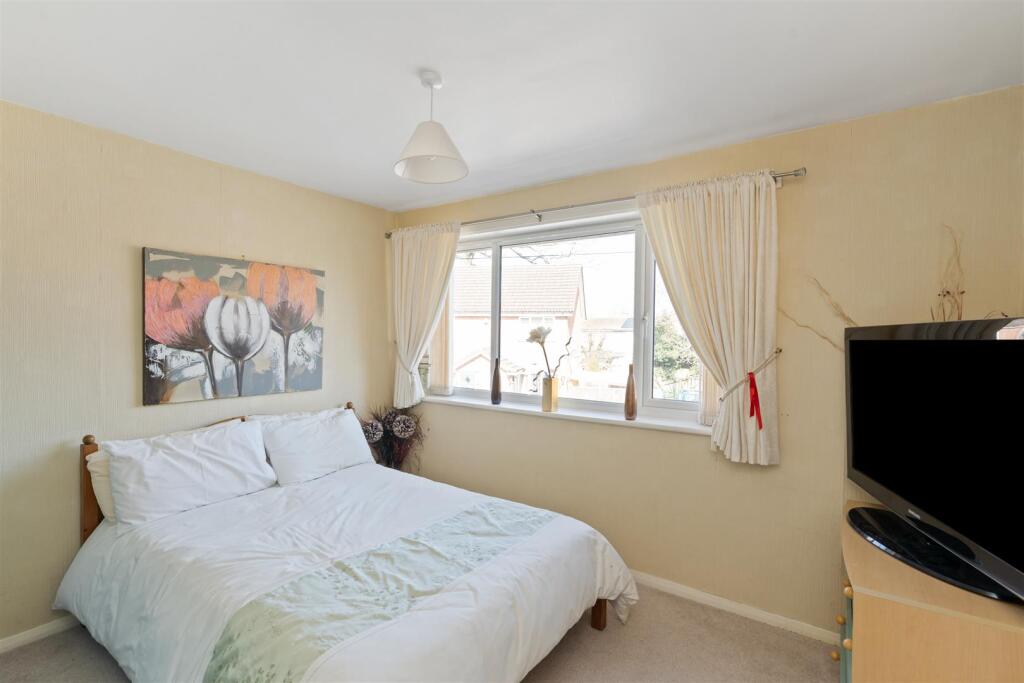 8 Romford Close_13.jpg