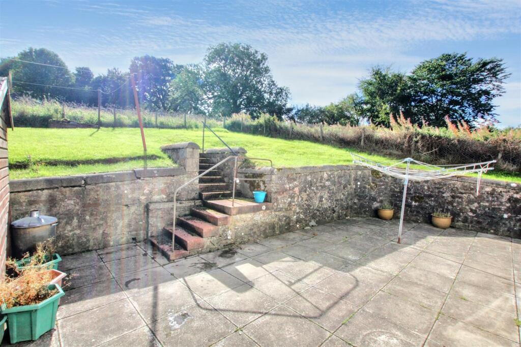 18 - Rear Garden.jpg