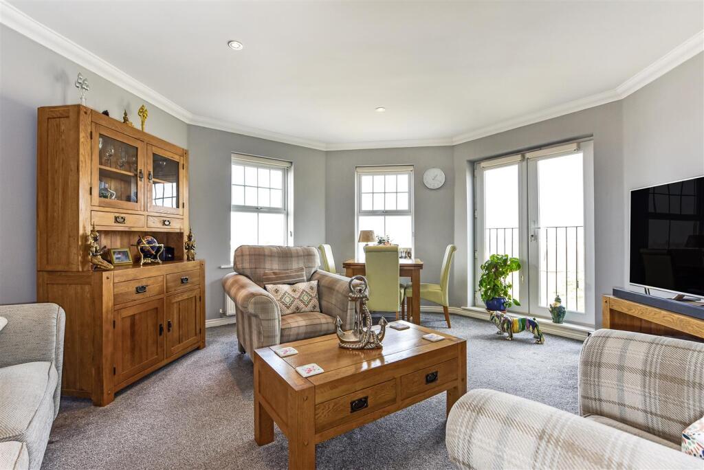 Sitting Room / Kitchen