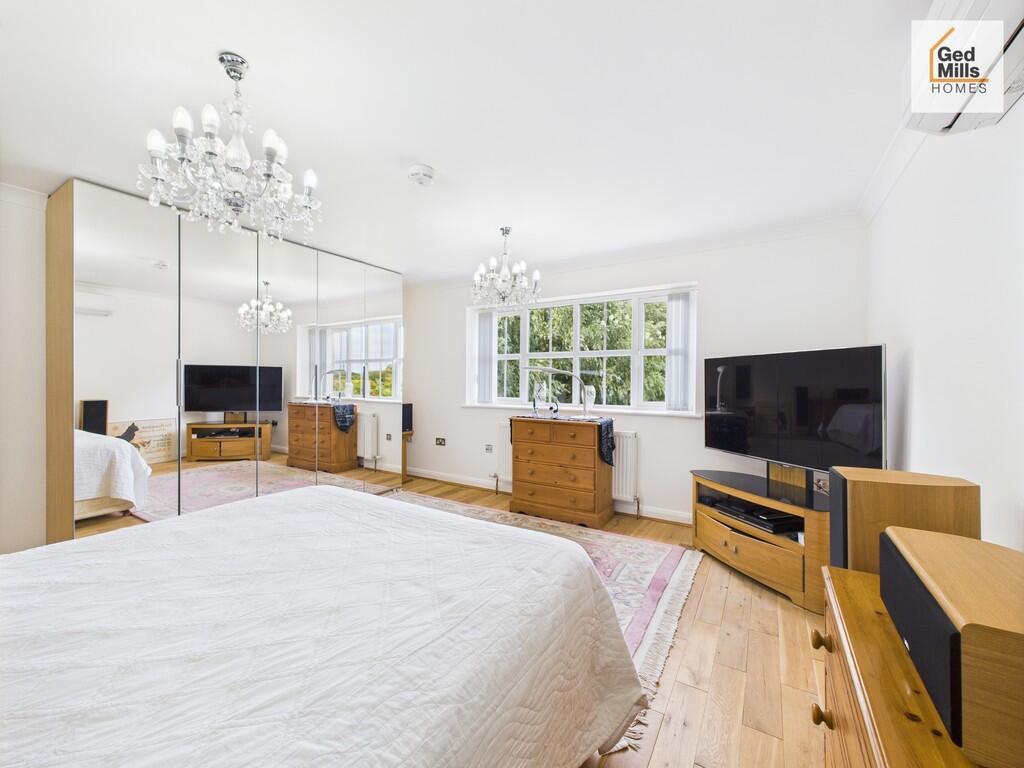 CAM04261G0-PR0083...