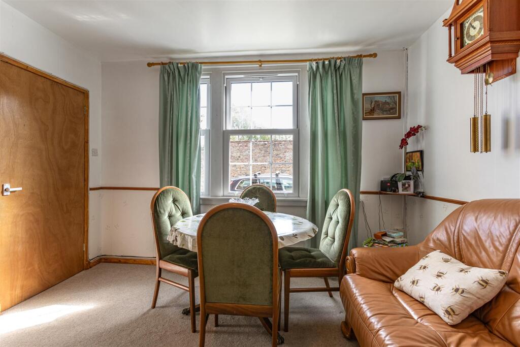 16 Morrow Gardens Melrose 17.JPG