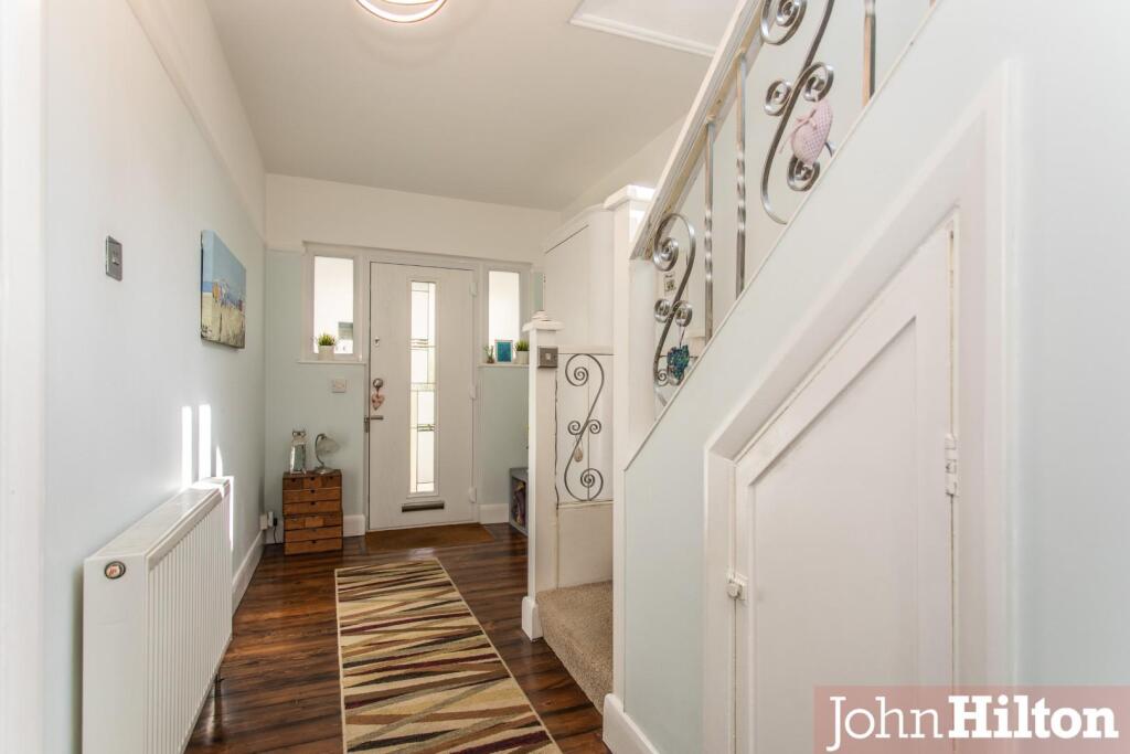 Goldstone Crescent-21.jpg