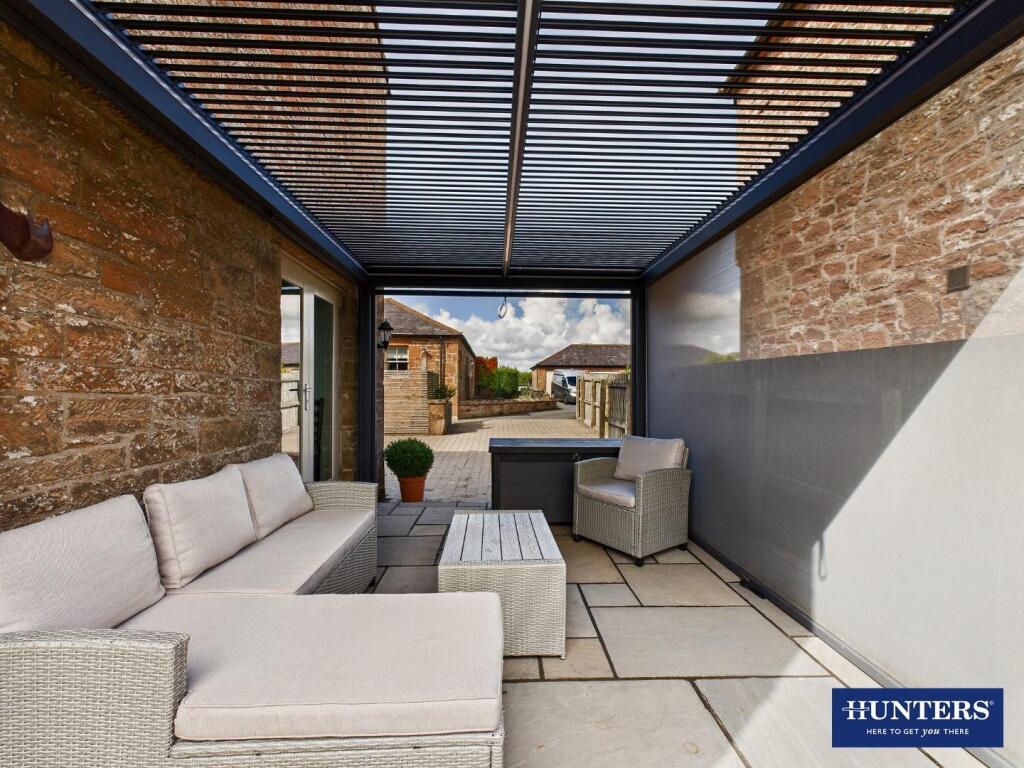 Side Garden (Pergola)