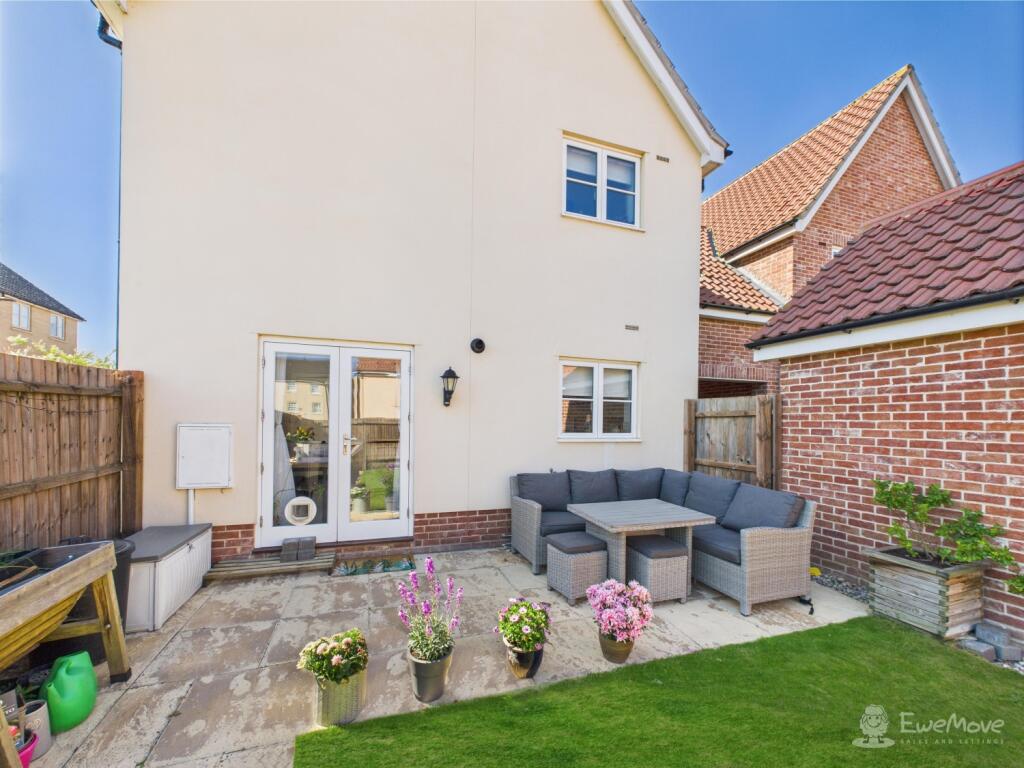 Garden- Mark Stephens EweMove Newmarket and Soham 