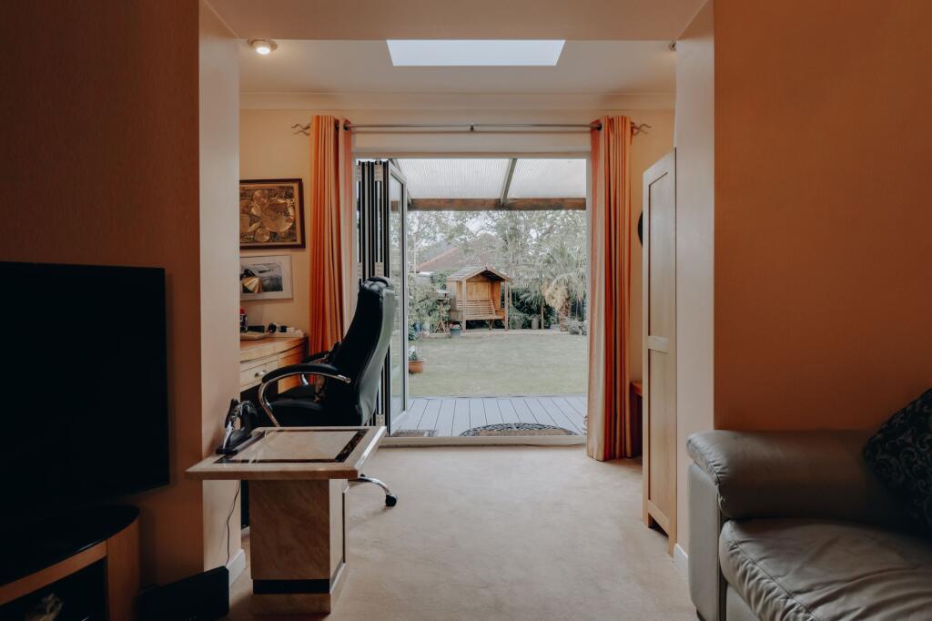 Additional reception room