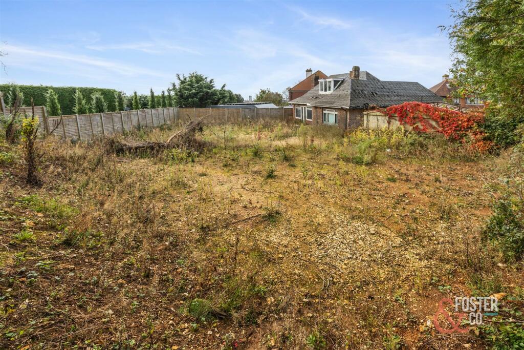 Meadow Close, 10-001(1).jpg