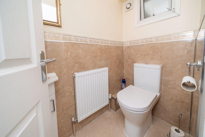GUEST CLOAKROOM