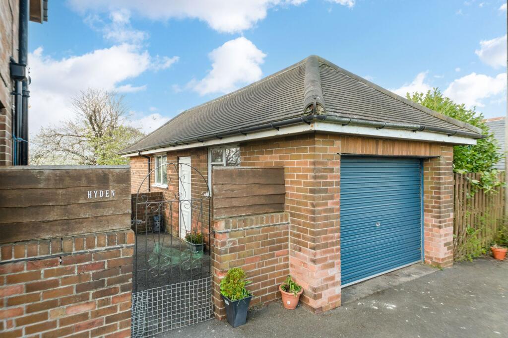 GARAGE