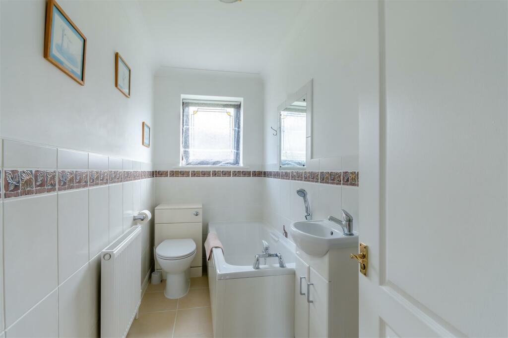 8589187-interior15.jpg