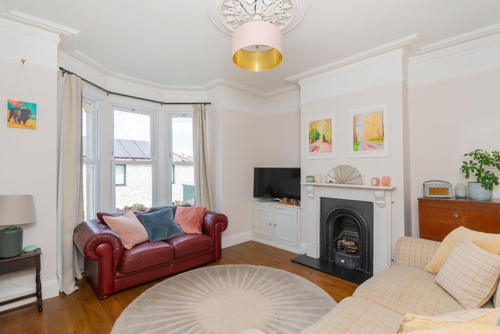 1I1RSE - Living Room C.jpg