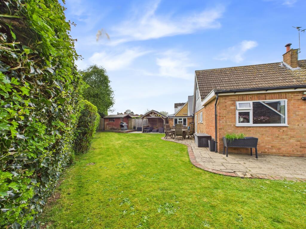 CAM02909G0-PR0386-STILL026