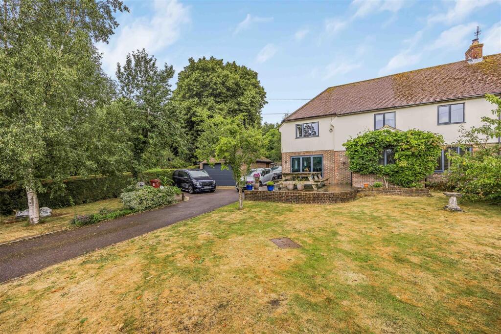 2 Firpiece, Forestside Road, Rowland¿s Castle-Smal