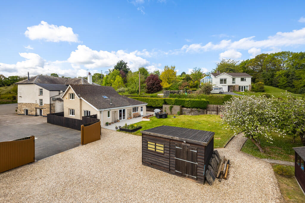 A06 - Teign House...