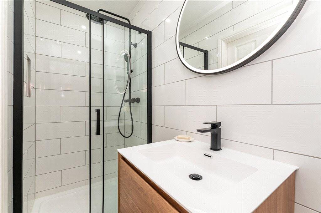 Master En-Suite