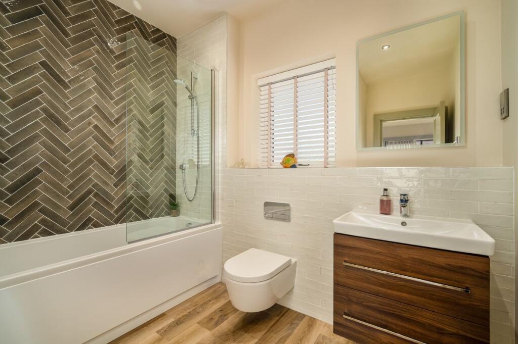 Main family bathroom