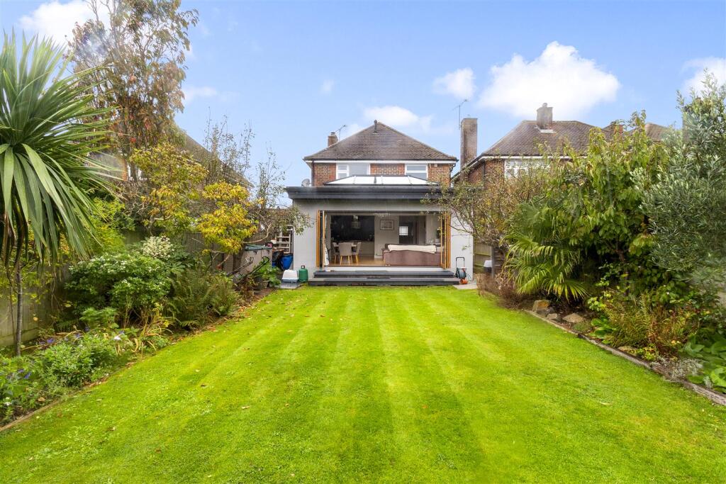 St Marys Close,89-011.JPG