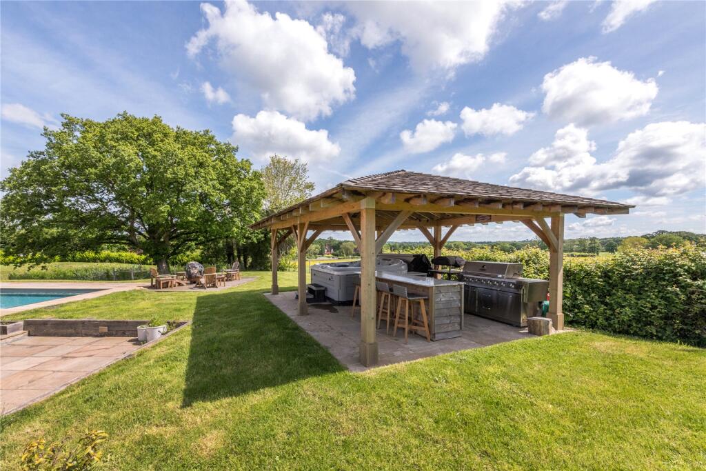 Outdoor Kitchen Area