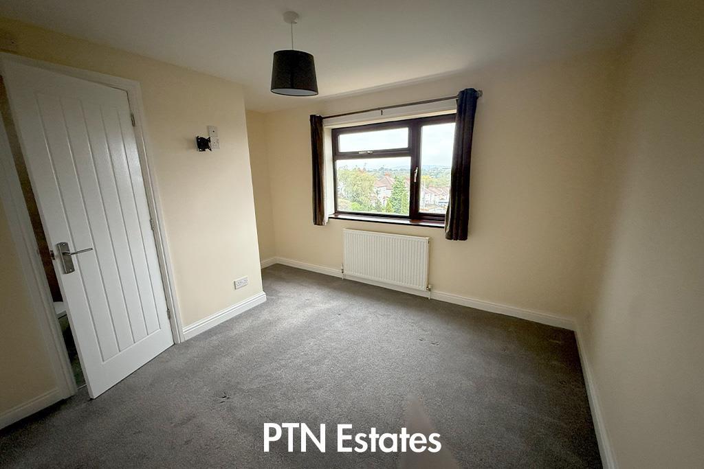 bedroom 4 light .jpg