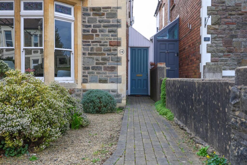 19 Cricklade Rd 46.JPG