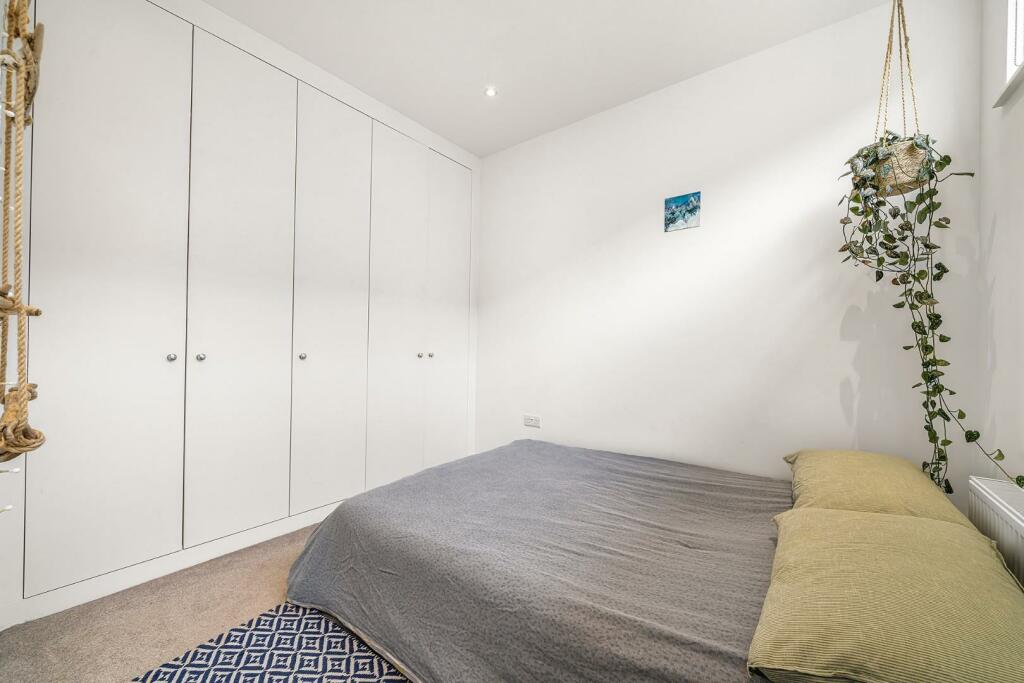 Bedroom (1).jpg