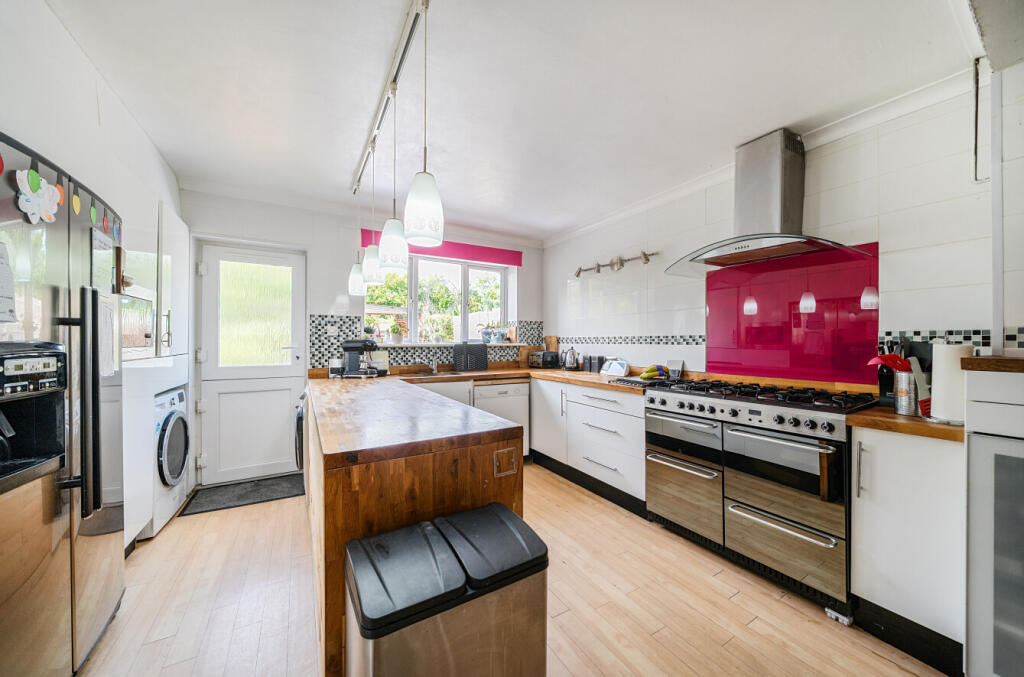 1333452-6-688b999...