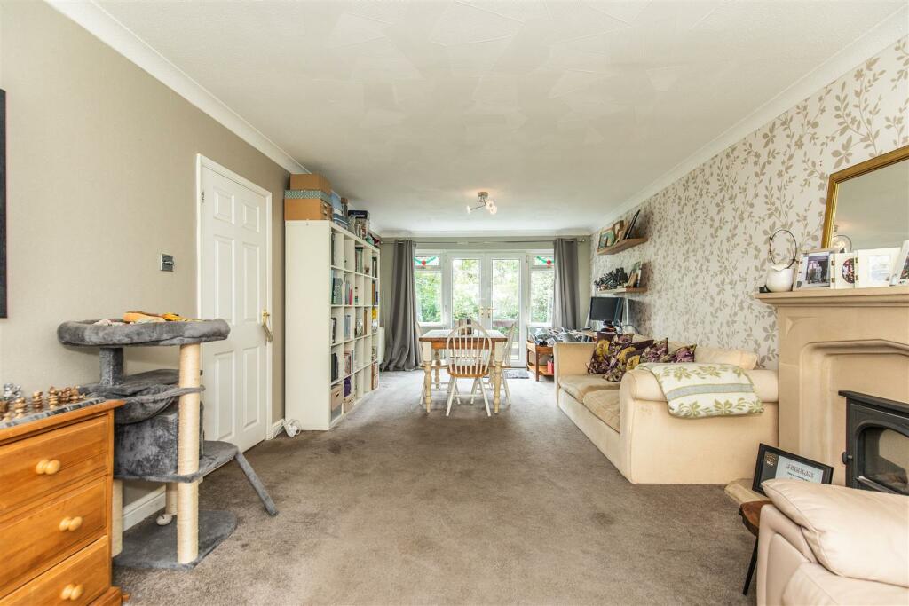 3 Henderson Close17.jpg