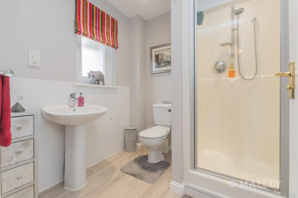 Master Bedroom En-Suite