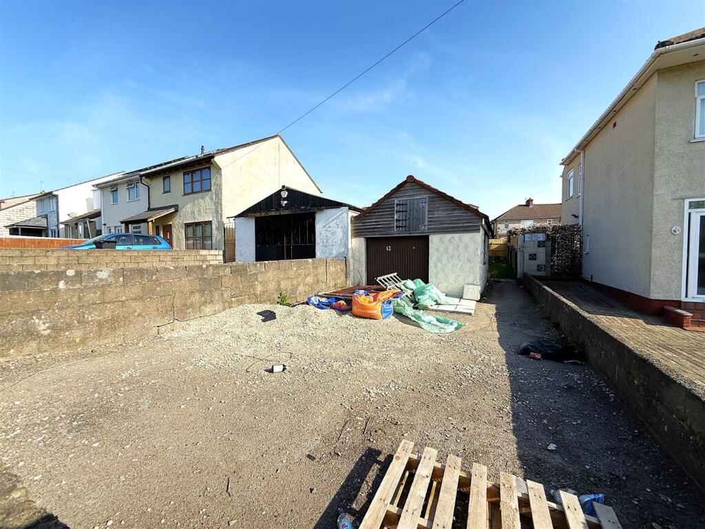 6 - Land with planning.JPG