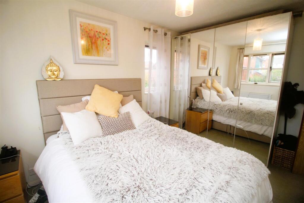 Bed 1.JPG