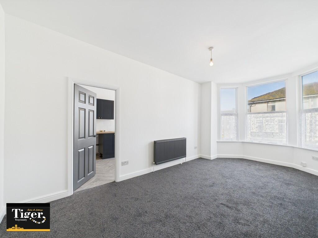 CAM02176G0-PR0498...