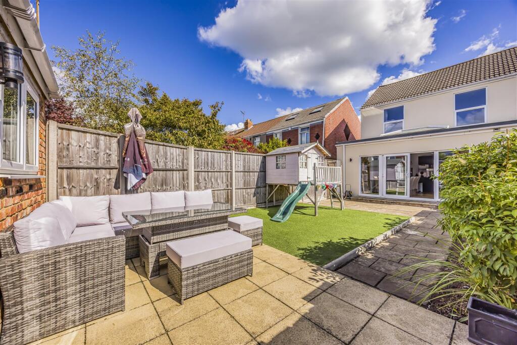 26 Ascot Road, Baffins-PorticoMarketing-SoldBy-40.