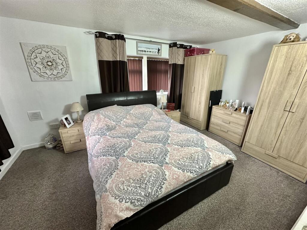main bedroom.jpg