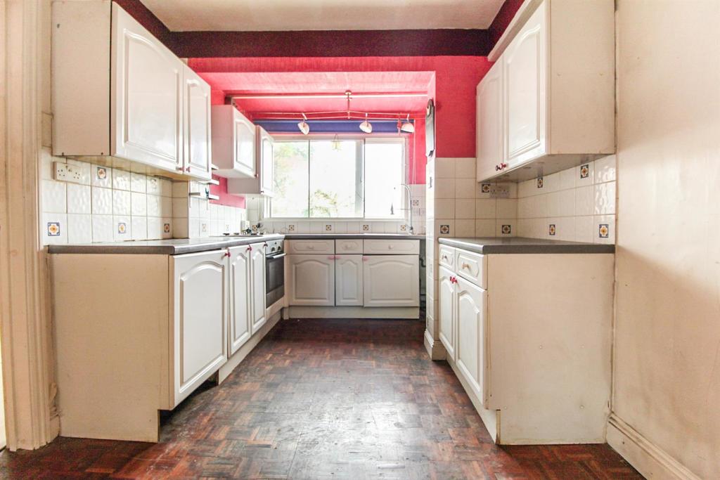 KITCHEN 2.jpg