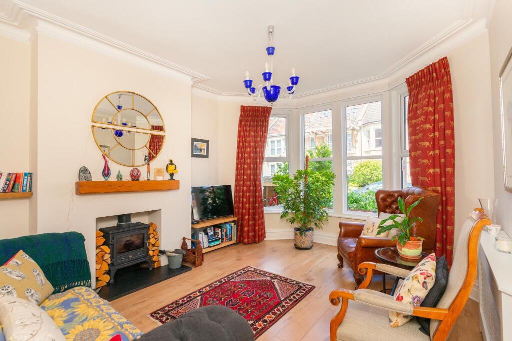 1B9RKE - Living Room C.jpg