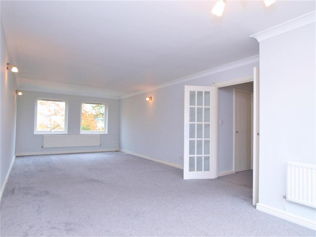 Lounge.01.jpg