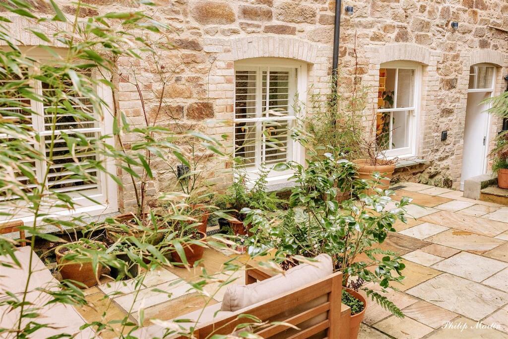 Courtyard.jpg