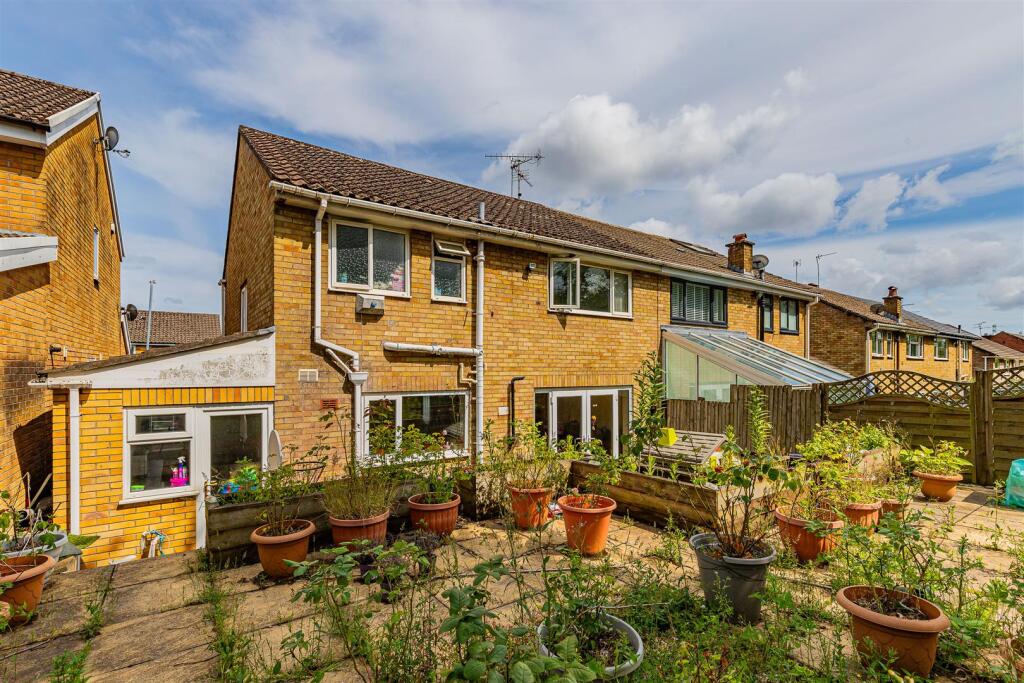 Mountbatten Close 6-12.jpg