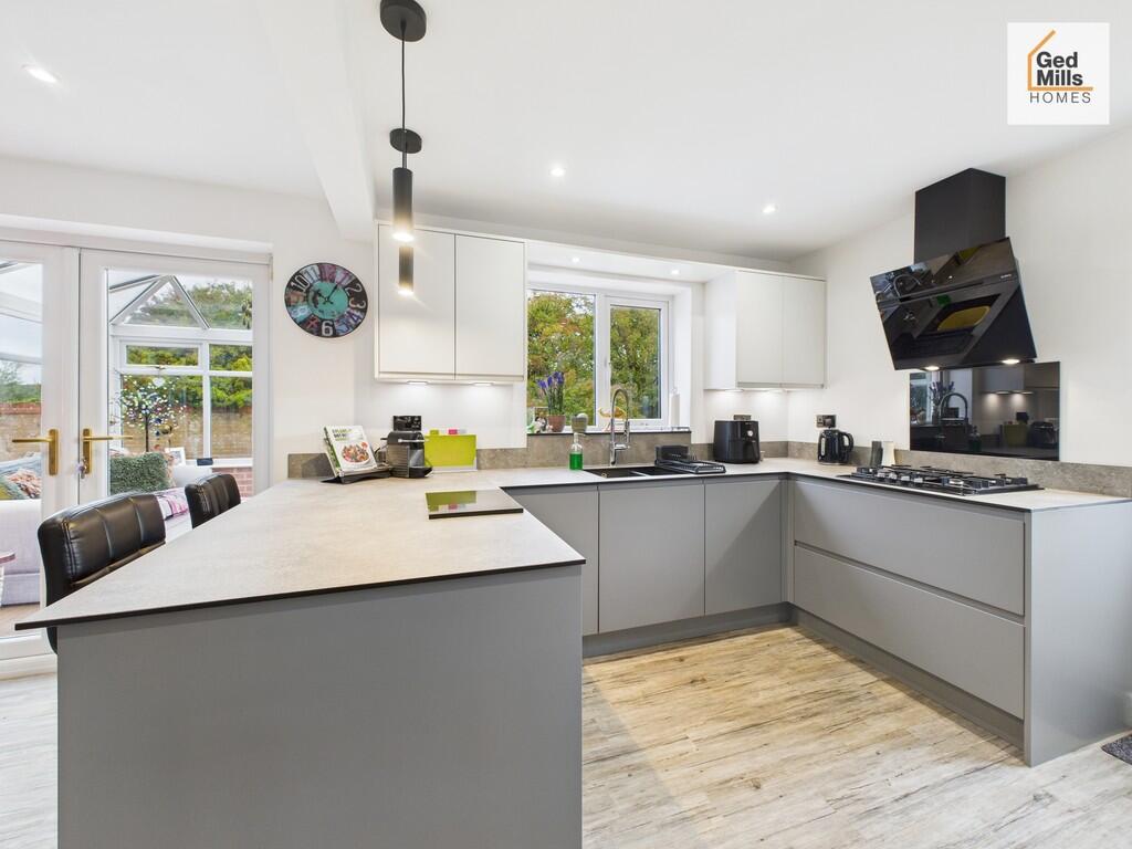 CAM04261G0-PR0102...