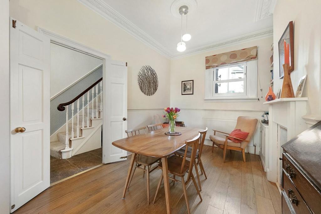 Dining Area.jpg