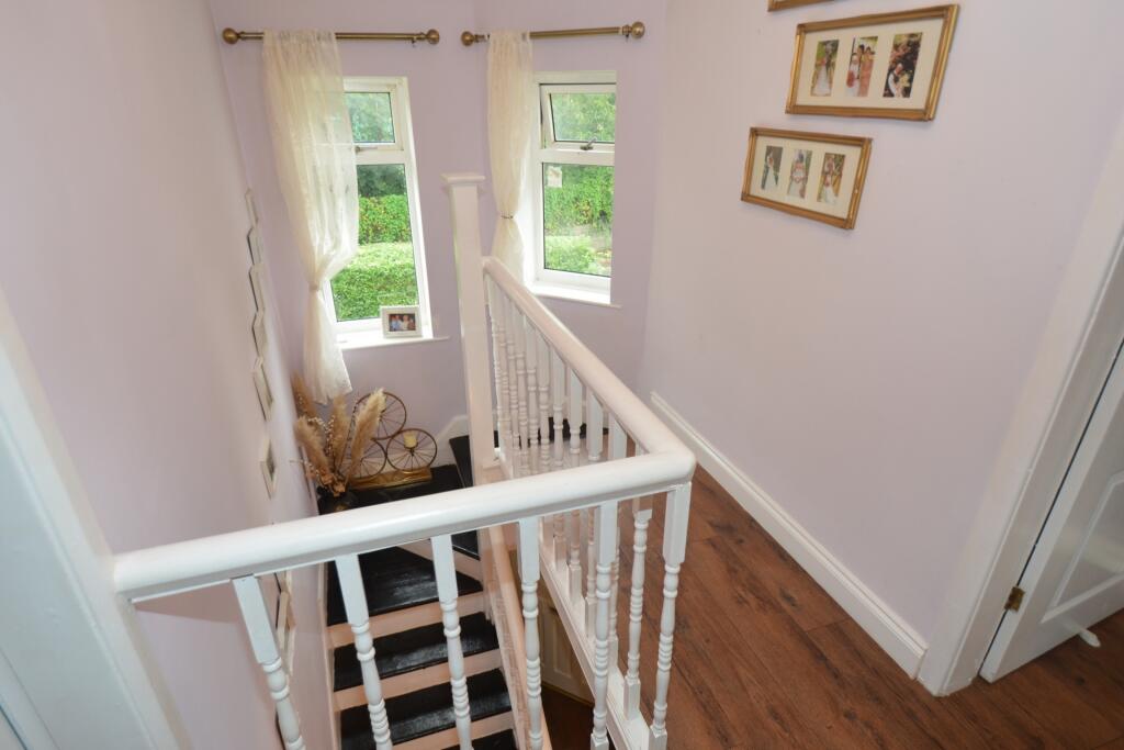 STAIRCASE/LANDING