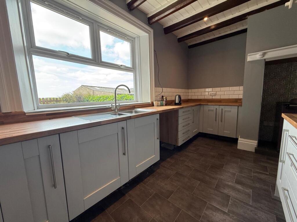 Farmhouse Style Kitchen