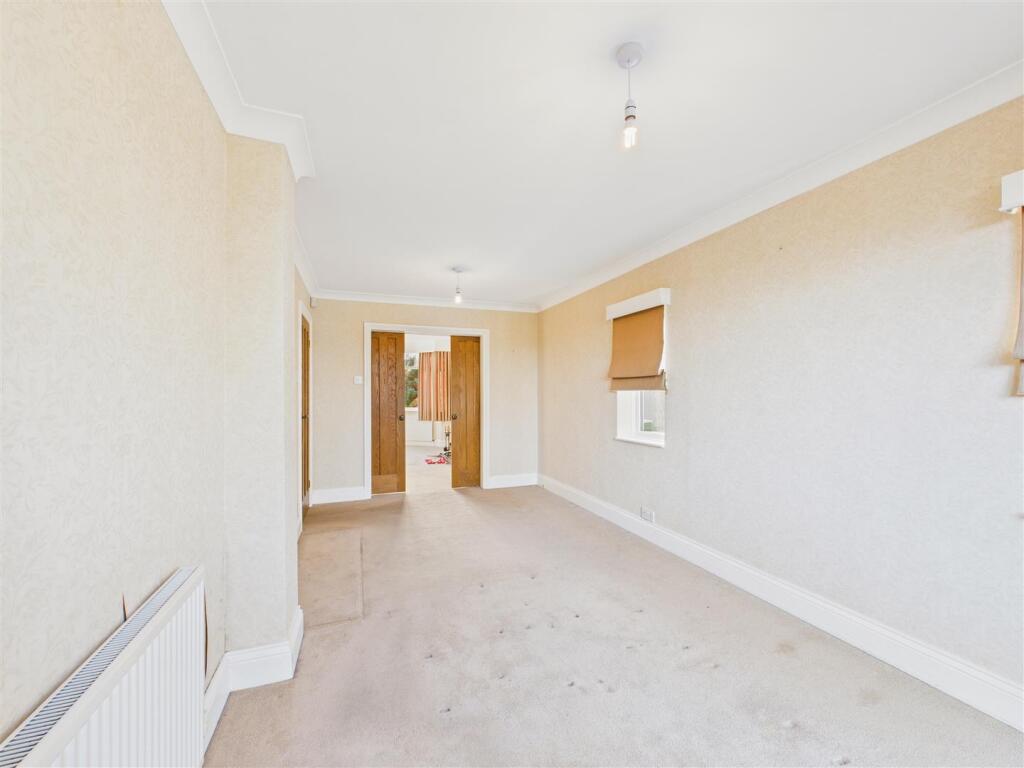 Sitting/Dining Room