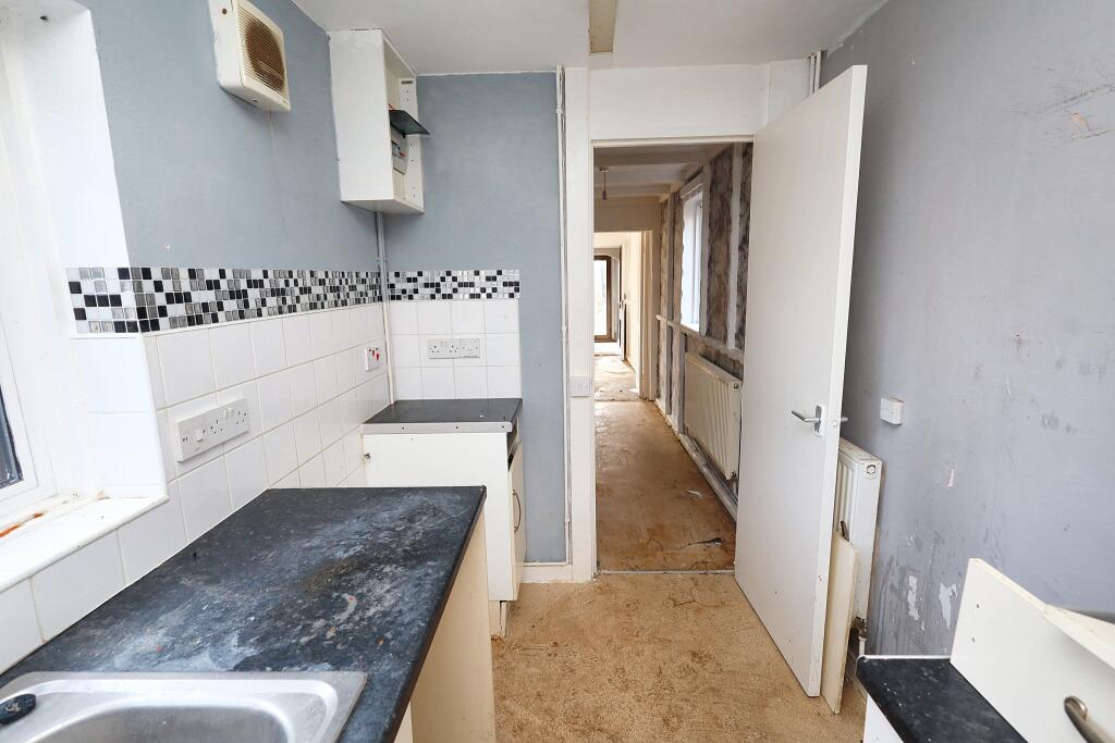 32 Wimbish End, Pitsea, Basildon, Essex, SS13 3PD