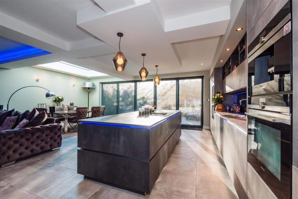 Open Plan Living Dining Kitchen 10.2