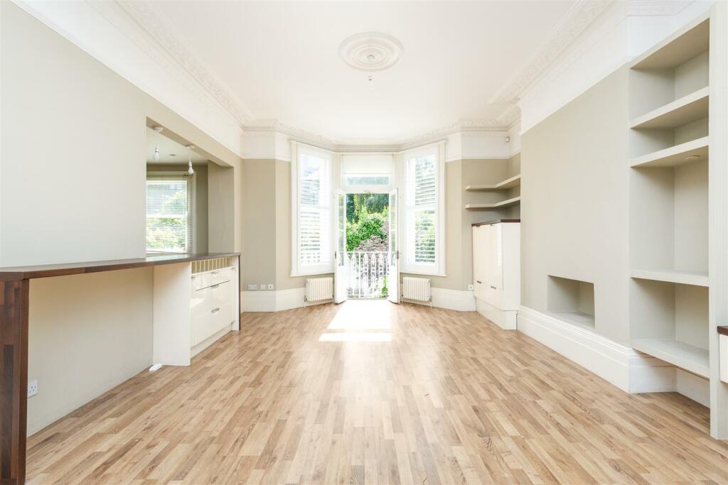 Living/dining room