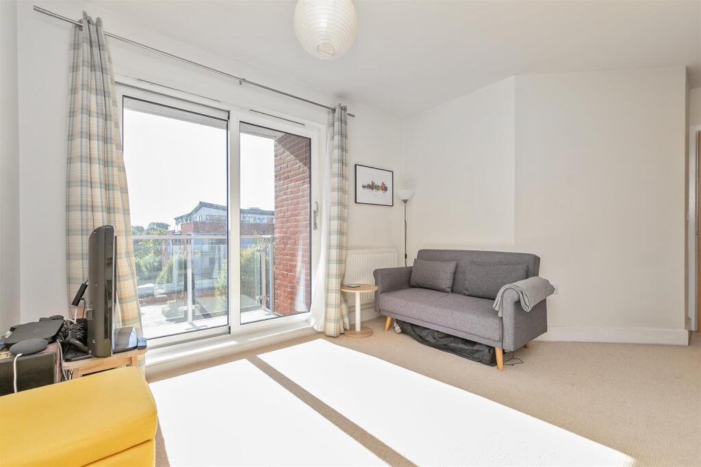 30RomaHouse-22.jpg