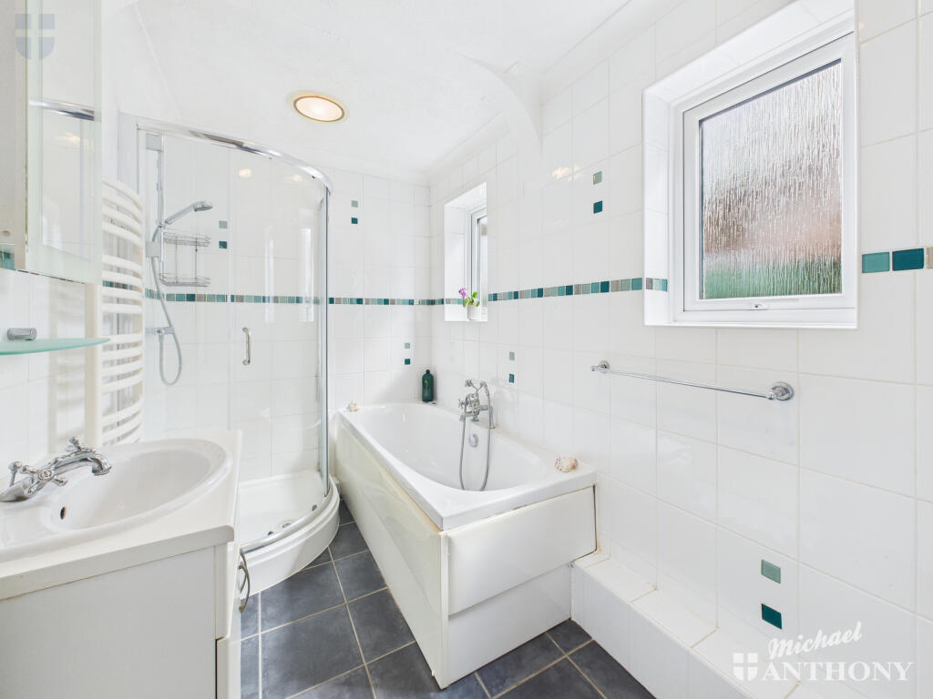 CAM03852G0-PR0396-STILL008